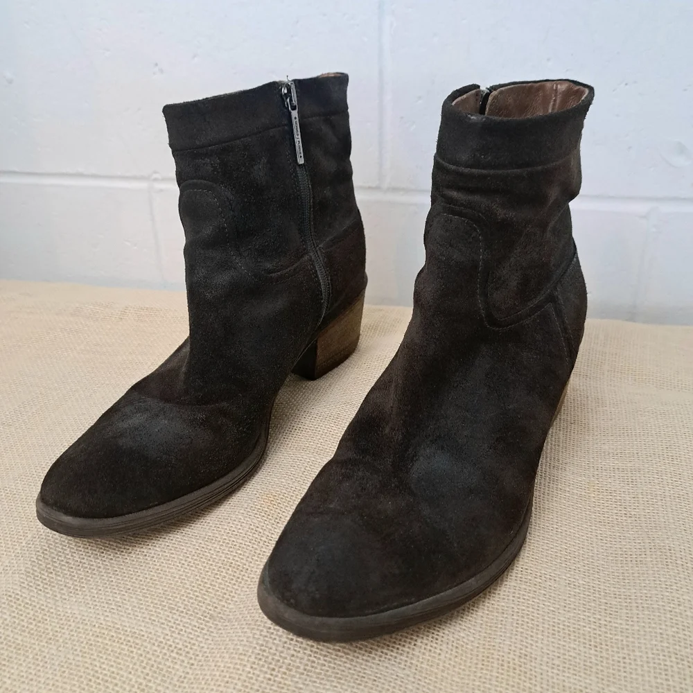 Donald J. Pliner Darua Western Couture Collection Brown Suede bootie 6.5